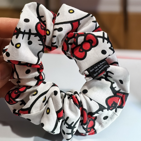 BRi Raptors Design Scrunchie - Picture 2 of 5